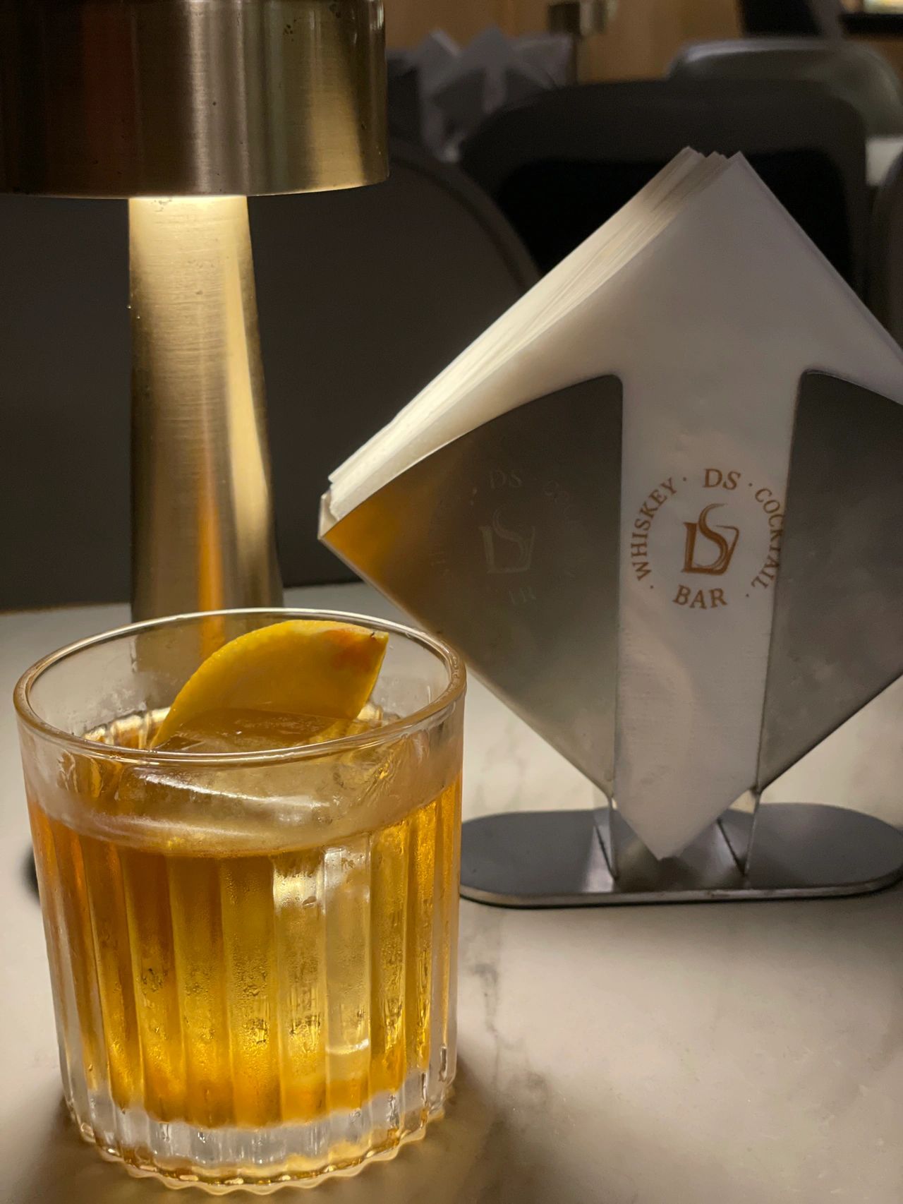 喝酒品酒洋酒(愿你遇到的人都是温暖的)-喵神素材库