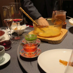 2聚餐红酒饮料晚上晚餐(我们需要反省的是自己的眼光和见识，而不是自己的真诚和善良。 )-喵神素材库