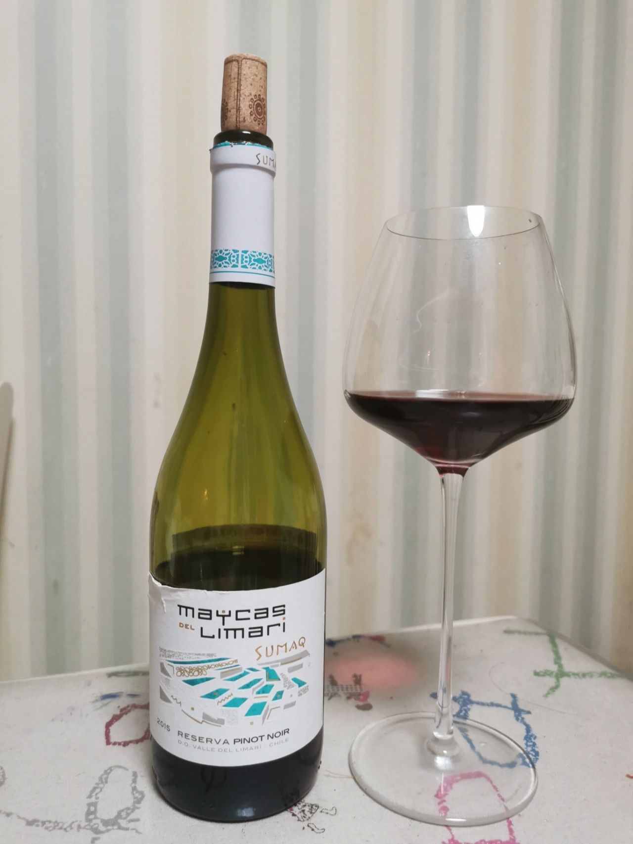 喝酒红酒葡萄酒(酒的颜色看上去那么寡淡)-喵神素材库