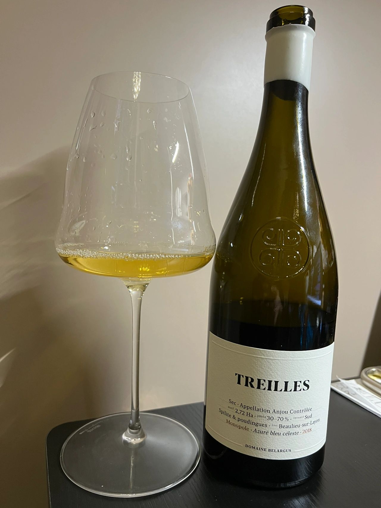 喝酒洋酒干白葡萄酒品酒(如果可以和你在一起，我宁愿让天上所有的星星都陨落，因为你眼睛，是我生命里最亮的光芒。)-喵神素材库