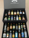 生日酒瓶转账结婚纪念日(老公生日这一天也是我们的结婚纪念日，所以送了两个礼物，红包雨一套迷你的酒版小样，小酒很可爱都是玻璃瓶的每个都不一样，可以收藏观赏当然也可以喝啦)-喵神素材库