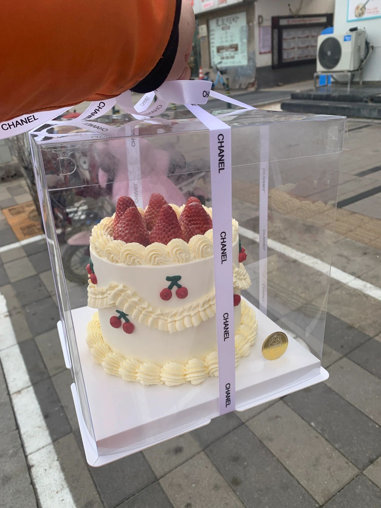 蛋糕生日蛋糕甜点(拿到高兴极了)-喵神素材库