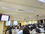 培训课堂上课(我就想问，高校朋友圈的同志，你们课上学生抬头率怎么样？虽然领导经常强调提高抬头率，可是我怎么感觉很难)-喵神素材库