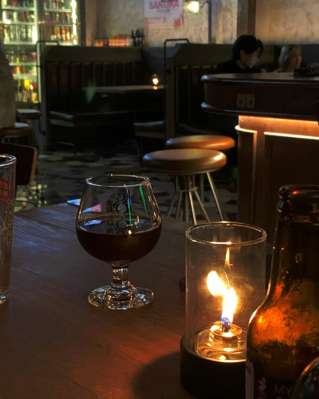 红酒蛋糕夜宵闺蜜聚会(朋友,酒,音乐,人之幸事,有此常伴！)-喵神素材库