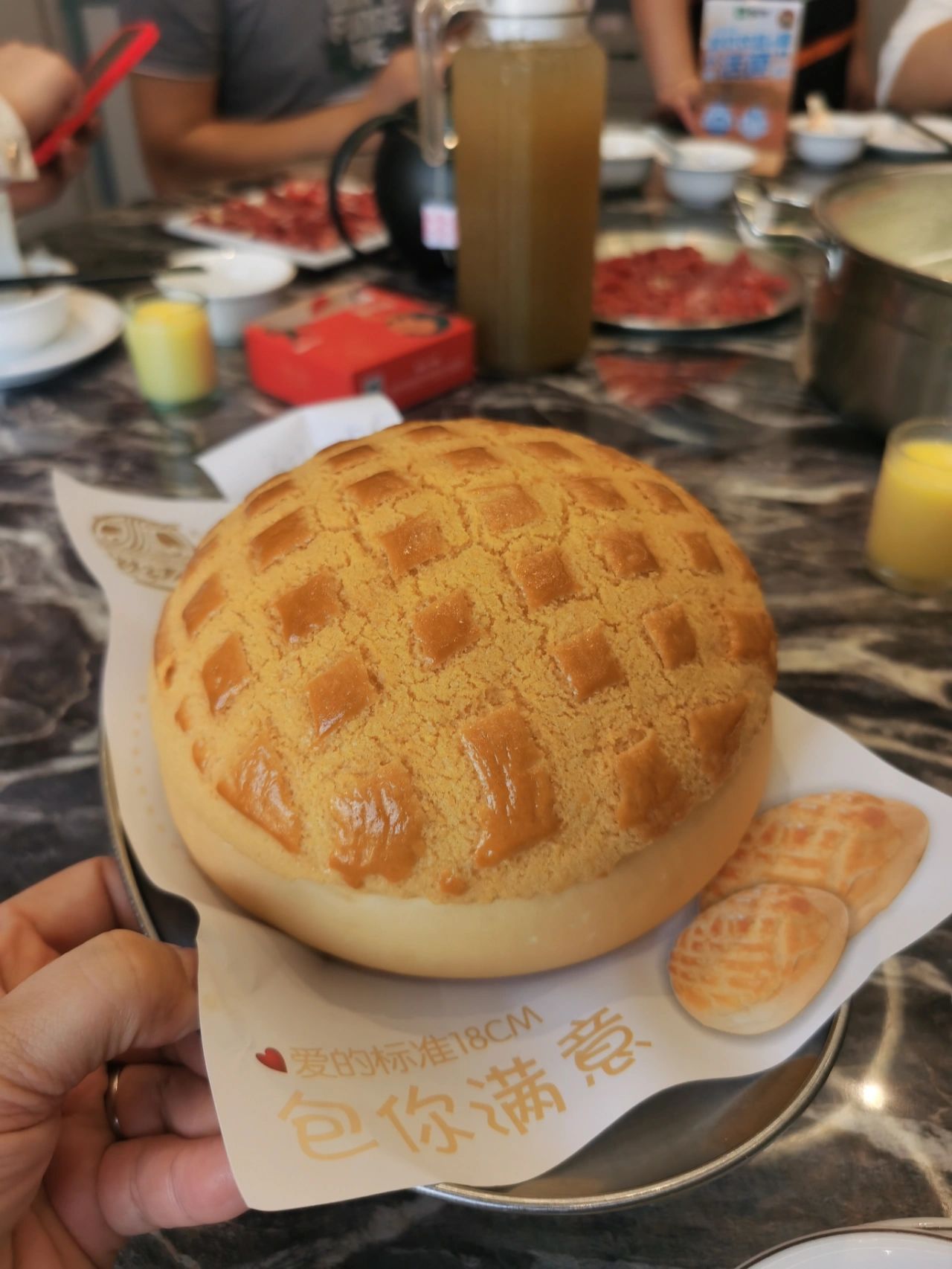 朋友聚会美食甜点菠萝包(咖喱牛肉菠萝大包… )-喵神素材库
