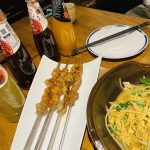 烤串烧鸡美食朋友聚会饮品(做个难相处的人，尽情尽兴的给讨厌的人甩脸子，光明正大给喜欢的人说情话，情愿少活几年，只想痛快一点。)-喵神素材库