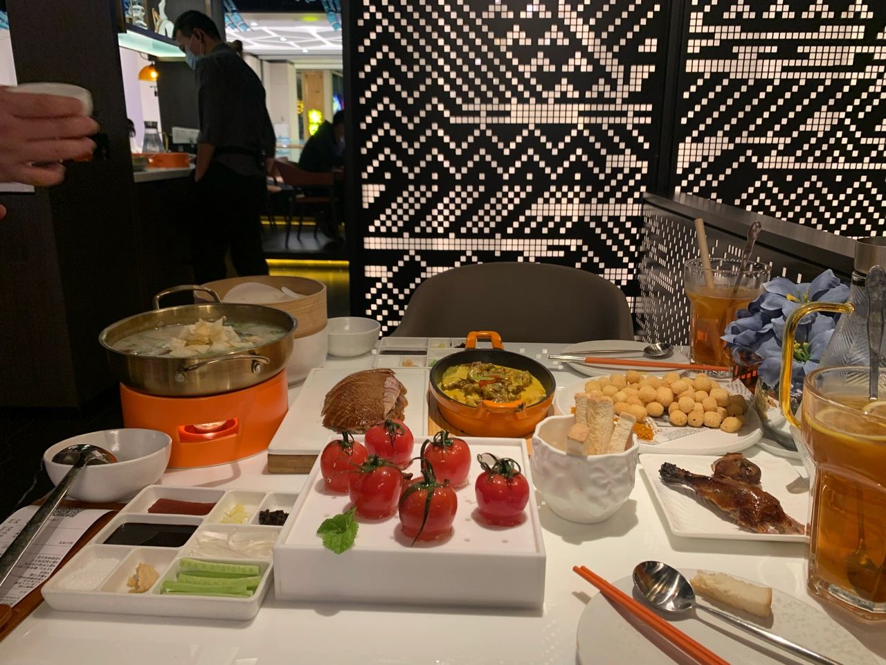 3美食晚餐朋友聚会哈尔滨董庐烤鸭(治愈生活的良方，就是保持对生活的热爱。)-喵神素材库