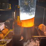 酒吧喝酒聚会(请大家节约用水，尽量能喝酒的就喝酒，把珍贵的水源留给老人和小孩！)-喵神素材库