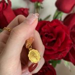 4周大福迪士尼公主黄金项链首饰珠宝鲜花(我们一定会在最好的时间遇到最重要的人)-喵神素材库