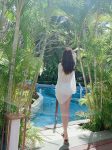3旅游旅行景点游泳池下午茶美女(现在三亚的天气最舒服  人也不多 超舒服)-喵神素材库