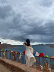 3爬山徒步旅游摄影拍照风景羊湖日托寺(为什么这里会被人称为西藏的马尔代夫因为湖面宽阔得像海一样蓝得又很有层次感 )-喵神素材库