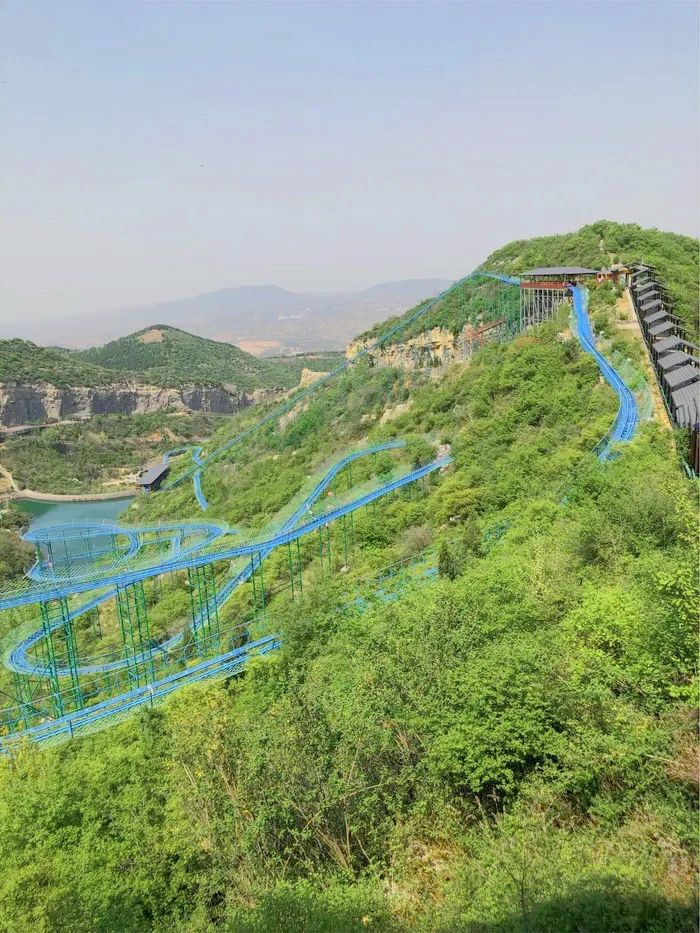 3旅游度假景点竹林长寿山(总面积5.5平方公里，满目青山叠翠，如诗如画，深秋季节，漫山红叶，层林尽染，如霞似锦。)-喵神素材库