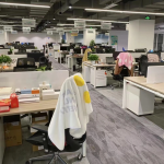 1公司工位上班加班(加油吧！努力还是有用的，不努力什么都没有)-喵神素材库