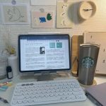 书桌读书学习(运气是努力的附属品。没有经过实力的原始积累，给你运气你也抓不住。上天给予每个人的都一样，但每个人的准备却不一样。不要羡慕那些总能撞大运的人，你必须很努力，才能遇上好运气！)-喵神素材库