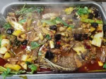 美食烧烤烤串夜宵烤鱼( 白天坐办公室久了，喜欢吃烧烤吹啤酒，也是一种放松。一起撸串的烤鱼，烧烤，品相好，味道)-喵神素材库