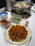 美食火锅聚会(蛋肠 羊肉 鱼丸 羊肚 牛肉丸脆皮五花肉无敌！菜市场买的荔枝肉也太好吃了～)-喵神素材库