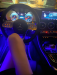 豪车内饰流行音乐奔驰腿(咱们女孩子一定要学会开车，别整那些媳妇专座啥的，哪天一吵架，把你丢高速。)-喵神素材库