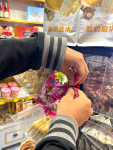 购物逛街秀恩爱(他总会心甘情愿陪我做一个幼稚鬼，小心翼翼地保护我的少女心。\\t这个世界奇奇怪怪，总有人会陪你可可爱爱。\\t)-喵神素材库