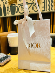 2dior Dior 迪奥化妆品高光( 这款高光颜值简直了，薄薄的，不占空间，外面是革的质地，里面打开还有镜子)-喵神素材库