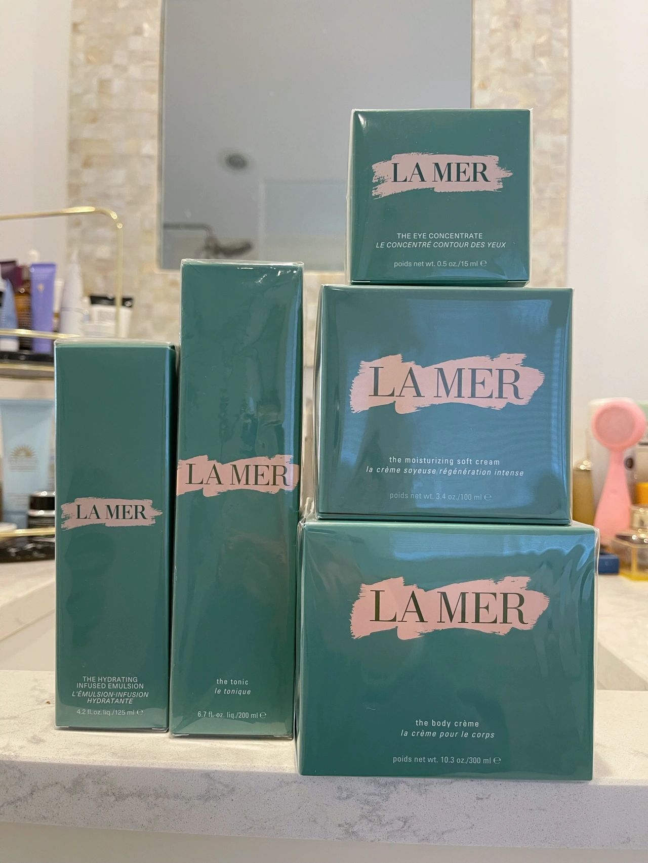 3奢饰品护肤品购物海蓝之谜(一堆没用完的护肤品，遇到打折还是忍不住要囤货才安心)-喵神素材库