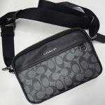 3奢侈品购物普拉达包蔻驰包(正式上班的第一年，遇到了很多人，也真正步入职场，学会了很多，“少说话多听多做是真的！”要过年了，也给自己安排了两个像样的礼物)-喵神素材库