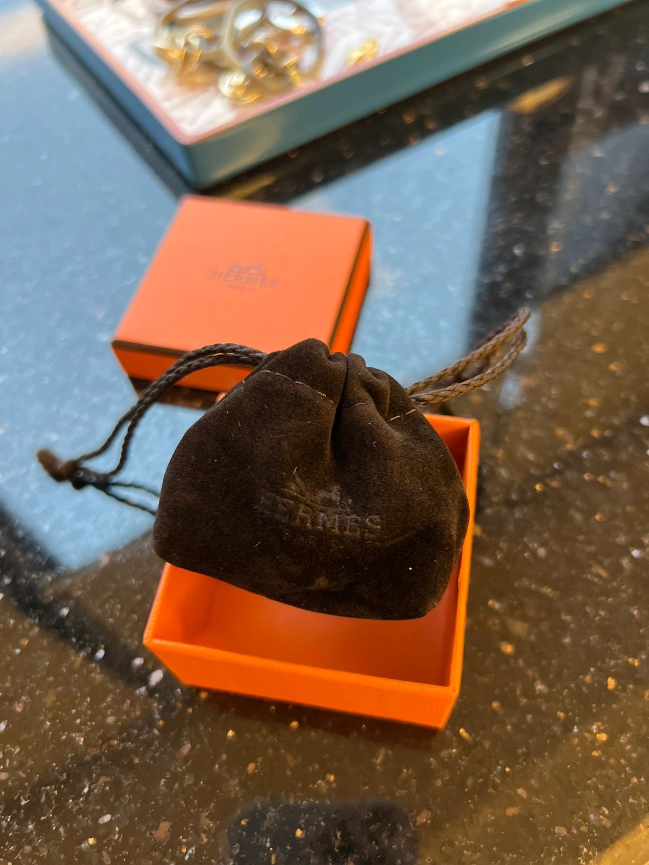 3奢侈品购物爱马仕马镫(小小的一个马镫很可爱，想配上twilly挂包束口收纳袋像个小包子 )-喵神素材库