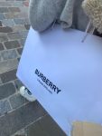 3奢侈品购物burberry 羊绒围巾(很长 可以绕脖子三圈哦，非常暖和这个冬天有一条就足够啦)-喵神素材库