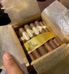 购物网购雪茄(不结婚，晚年没伴，结了婚，不一定活到晚年。)-喵神素材库