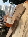 3逛街奶茶身影风景(一个人探店一个人去打疫苗我的手臂像一台挖掘机很喜欢今天的浅色穿搭)-喵神素材库