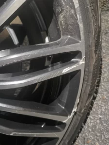 车祸撞车交通事故(可能今日真的不宜出门，高速前面出车祸了，前车紧急刹车，我们慢刹还是碰到了不严重，谁料到后车速太快刹不住，直接撞过来了。)-喵神素材库