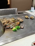 3豪车奔驰G级美食俱乐部(三十岁喜欢的东西跟二十岁不一样了，那时有着为了爱不顾一切的勇气，而现在，只想安稳，踏实，快乐多一点)-喵神素材库