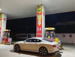 3豪车加油站加油夜晚(吃灰一个月了，半夜拉出来充充电)-喵神素材库
