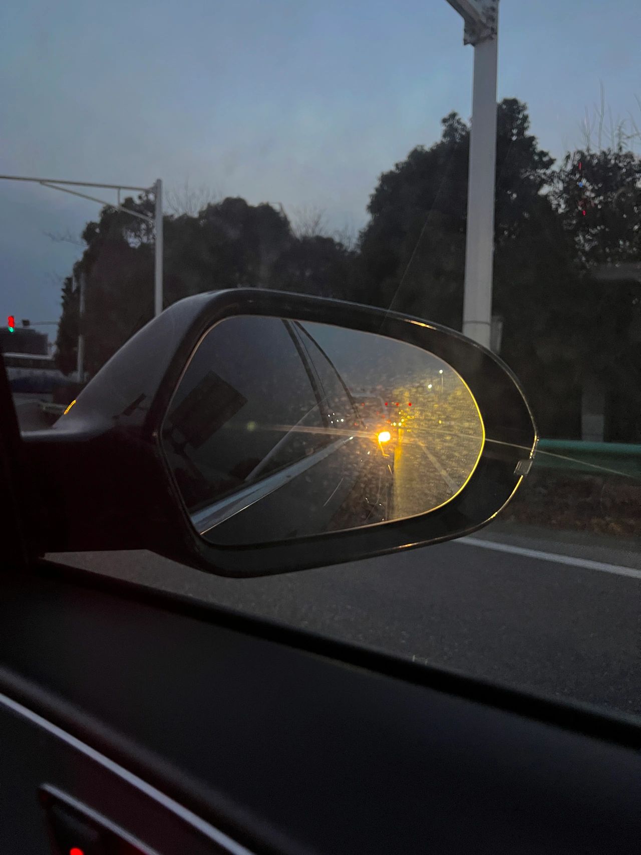 晚上开车灯光夜景堵车(疲惫的一天结局终究是堵车呀)-喵神素材库