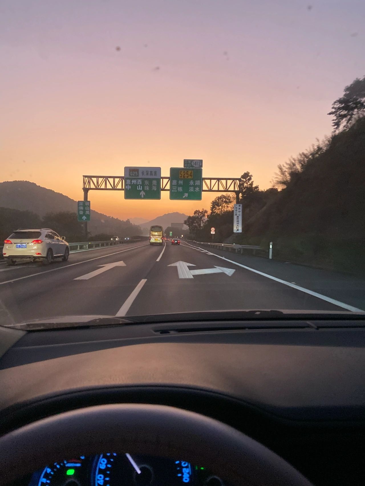 落日晚霞开车风景(开车在路上 )-喵神素材库