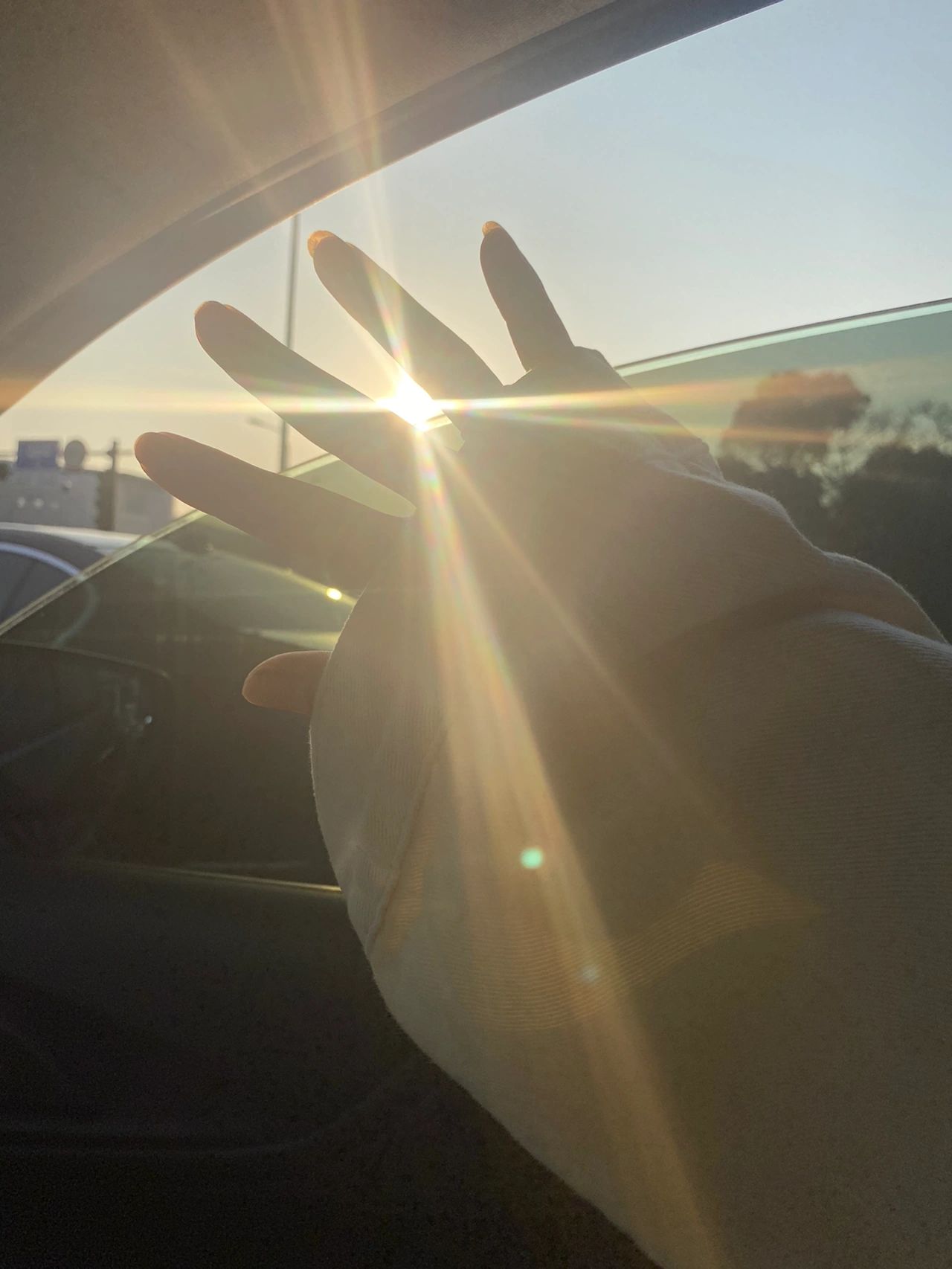 落日晚霞手美甲车(做事都要摸摸自己的良心，人在做，天在看，天道好轮回，苍天饶过！ )-喵神素材库