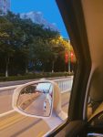 车开车街边风景(都那么难了 为什么还要隔着屏幕吵架 )-喵神素材库