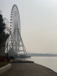 旅游景点风景水车(天秤喜欢一个人的方式大概是最实在的了，天秤喜欢一个人就是买买买、送送送、吃吃吃、玩玩玩。天秤恨不得每天都和对方在一起吃饭购物买东西，无论是金钱还是时间，天秤都不会吝啬… )-喵神素材库