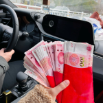 过年，红包，钱。豪车(今年的第一个红包不是男朋友，而是男朋友的家人～)-喵神素材库