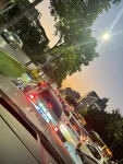 3下班傍晚堵车(晚高峰大家都烦躁，你一电动骑士非要挤在车流里窜来窜去，到时把某台车刮擦了又扮弱势)-喵神素材库