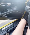 2保时捷9豪车驾驶车内白天晚上(夏天的颜色 yellow  就是上下车有点憋屈 )-喵神素材库