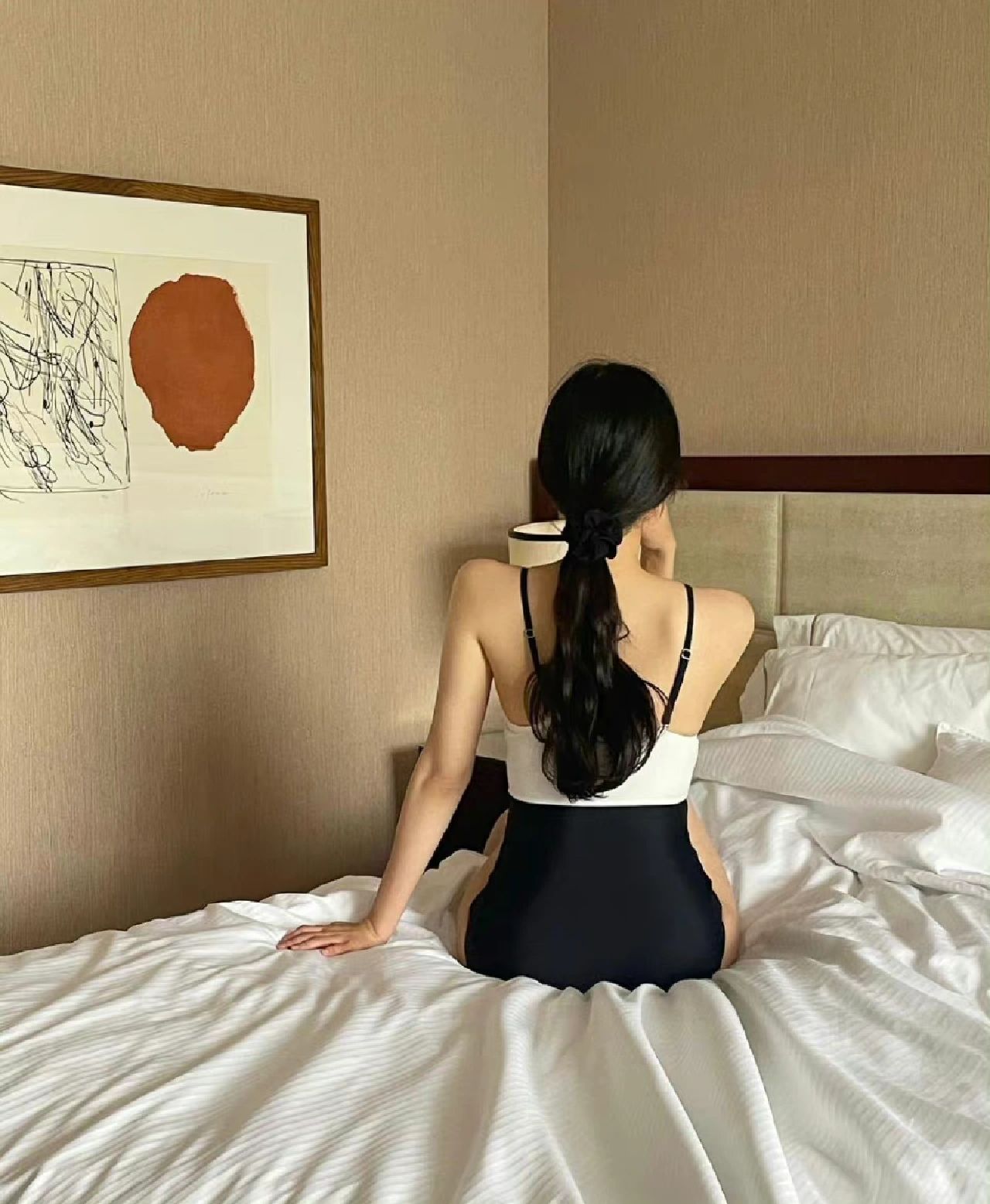 卧室起居室家装设计美女穿搭(以前我觉得爱一个人再怎么也是有底线的 但是后来才发现爱着爱着就算违背很多底线 也还是不舍得分开” ​​​ )-喵神素材库