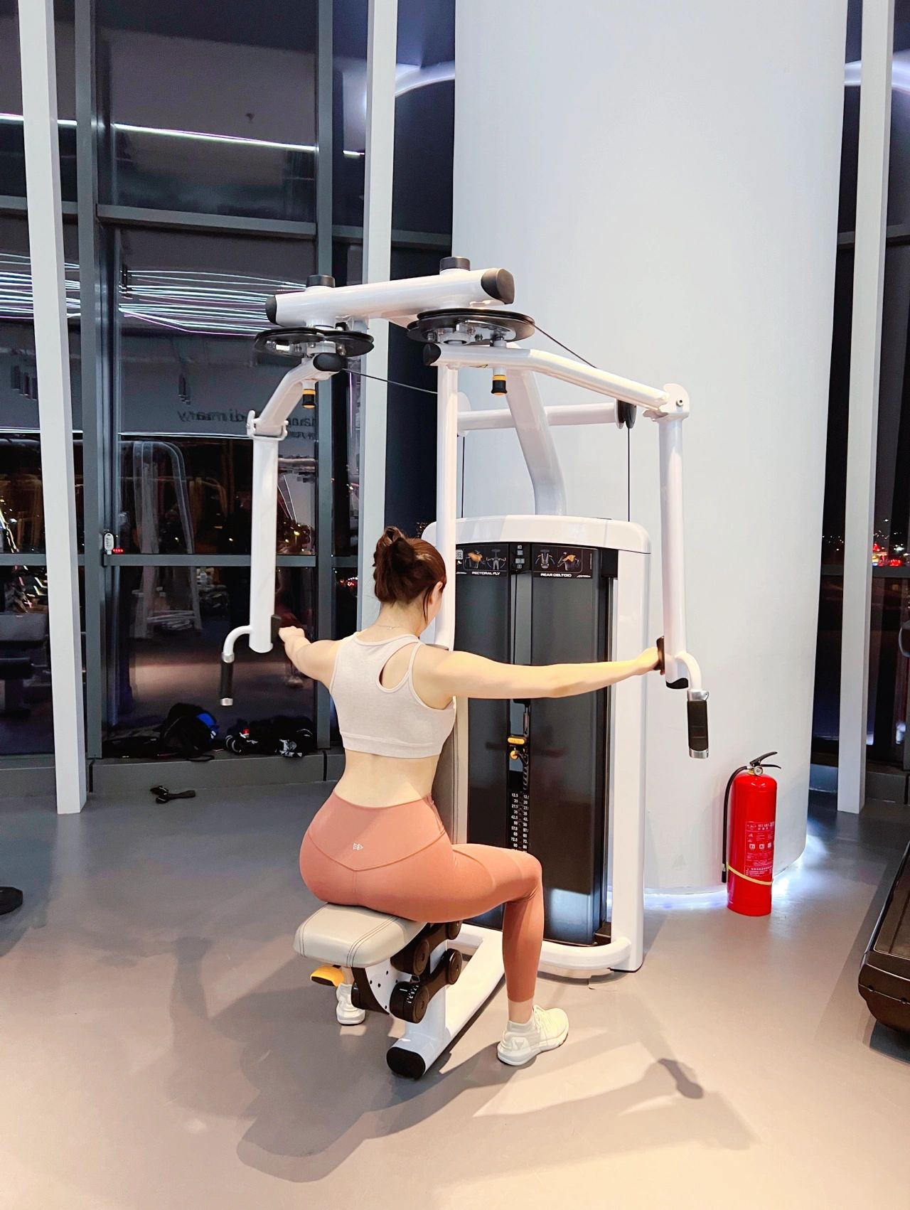 美女健身服穿搭健身(-快乐出现的时候，享受快乐。)-喵神素材库