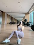 美女健身穿搭自拍(超温柔的配色，冬天里的一抹温暖)-喵神素材库