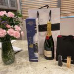 鲜花插花喝酒礼物收到礼物(靠山山会倒，靠水水会流，靠自己才永远可靠。 )-喵神素材库