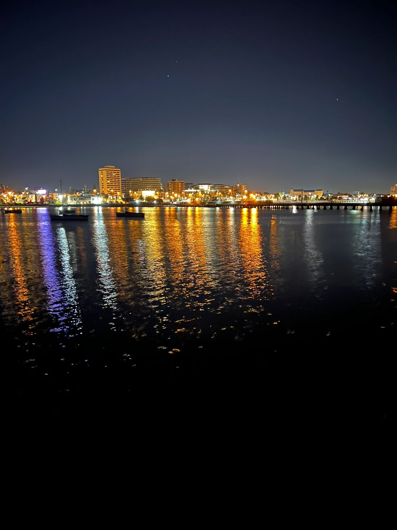 傍晚海边夜景霓虹灯(是无限的美好啊)-喵神素材库