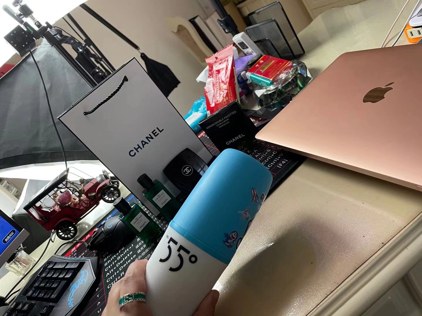 3奢侈品护肤品笔记本香奈儿气垫加班(加班神器)-喵神素材库