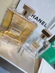 3奢饰品香奈儿香水购物(期间喷过很多款香水，还是最喜欢这款。 )-喵神素材库