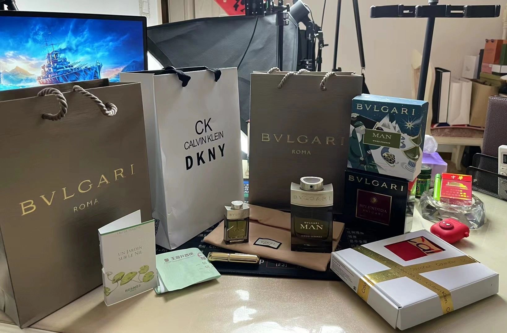 3奢侈品购物宝格丽香水(换种味道，好运撞满怀)-喵神素材库