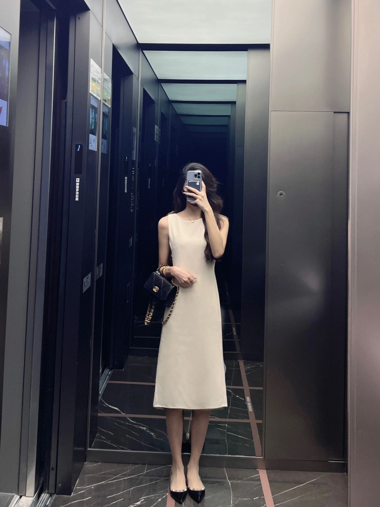 美女穿搭身材自拍包包(每日穿搭)-喵神素材库