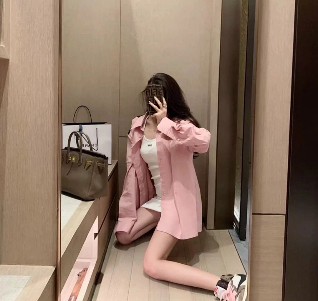 美女穿搭自拍身材包包(日常穿搭)-喵神素材库